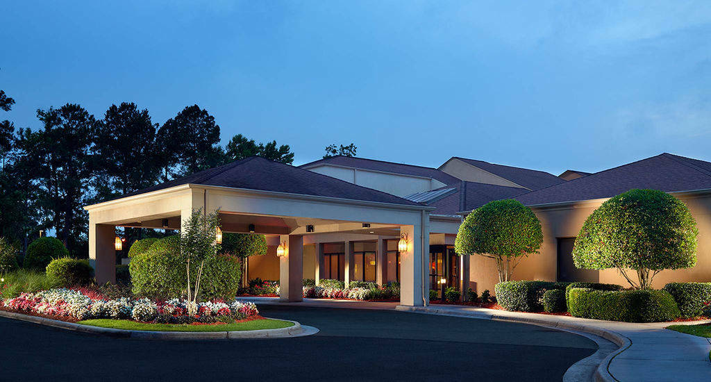 Courtyard By Marriott Savannah Midtown Hotel Exterior photo